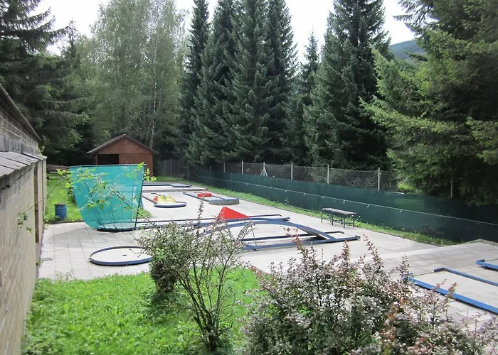 U Přehrady Hotel 2*